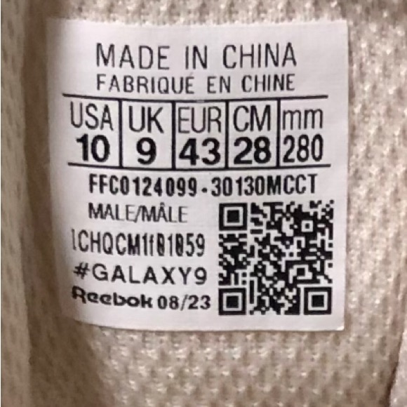 White/Crème & Gold lettering Reeboks, men’s size 10 - Picture 5 of 8